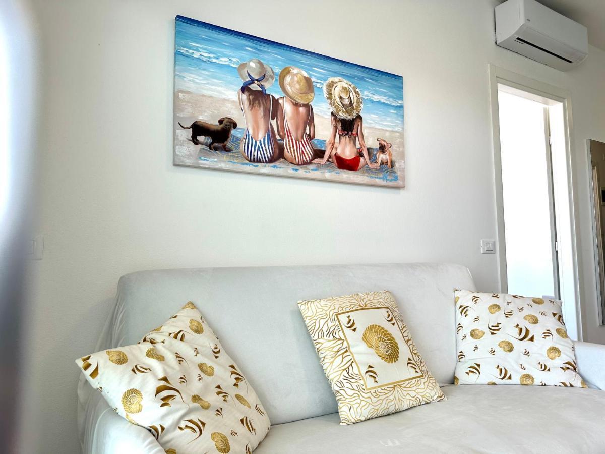 Beach Front Apartment Sabbiadoro リニャーノ・サッビアドーロ エクステリア 写真