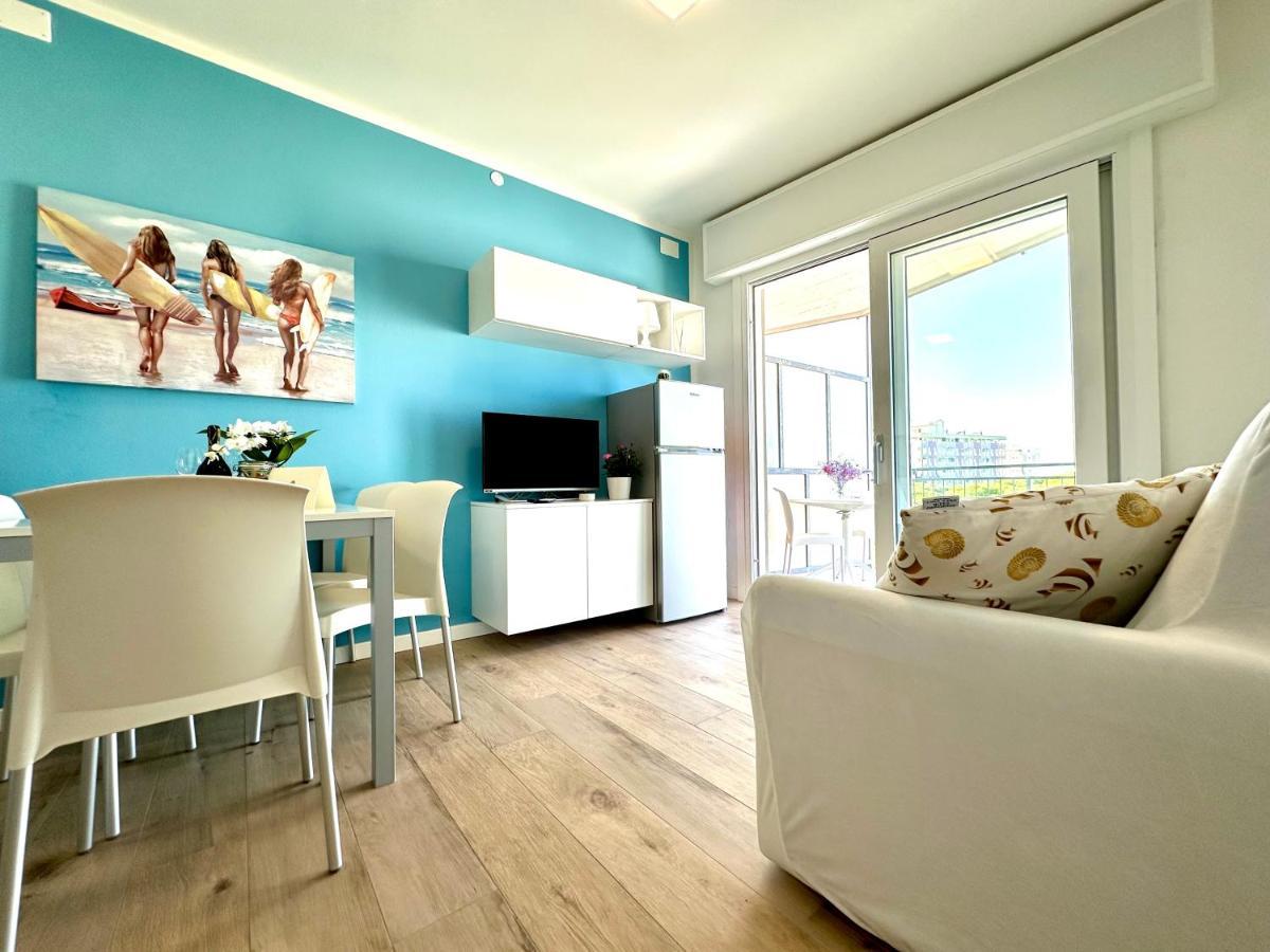 Beach Front Apartment Sabbiadoro リニャーノ・サッビアドーロ エクステリア 写真